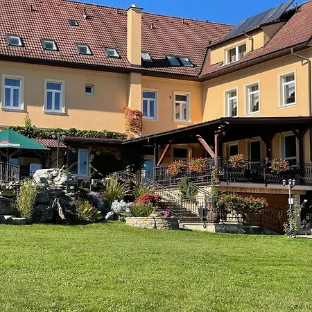 Lipa Otel